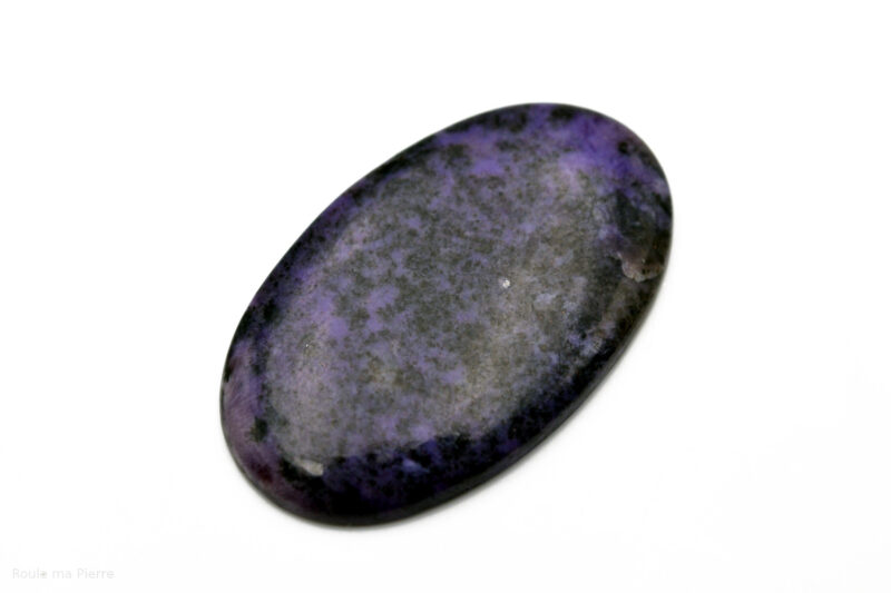 Cabochon Charoite