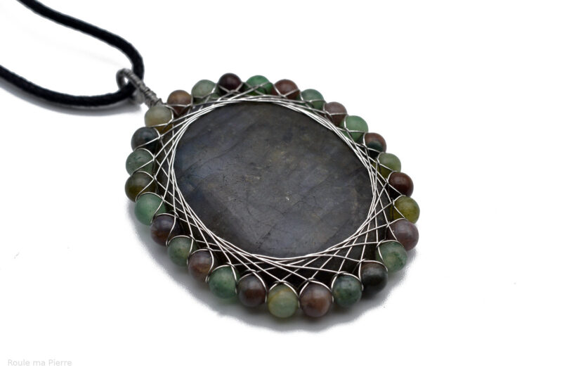 Pendentif labradorite sertie perles d'agate verte et brune