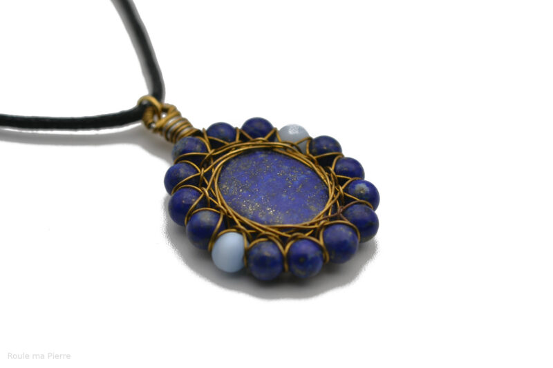 pendentif lapis lazuli perles lapis et oeil de chat