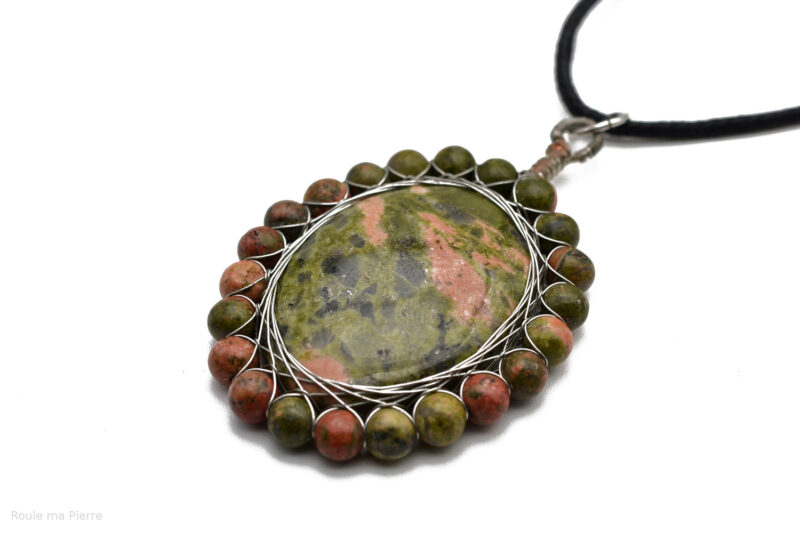 Pendentif cabochon unakite serti avec des perles d'unakite