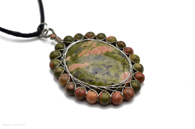 Pendentif cabochon unakite serti avec des perles d'unakite